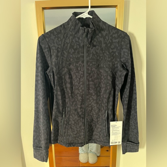 lululemon athletica Tops - Lululemon Define Jacket Luxtreme 6
